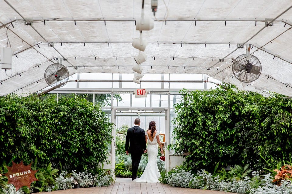 805A7201Lindsey_and_Tim_Arrowhead_Golf_Wheaton_by_Sprung_Photo_lweb